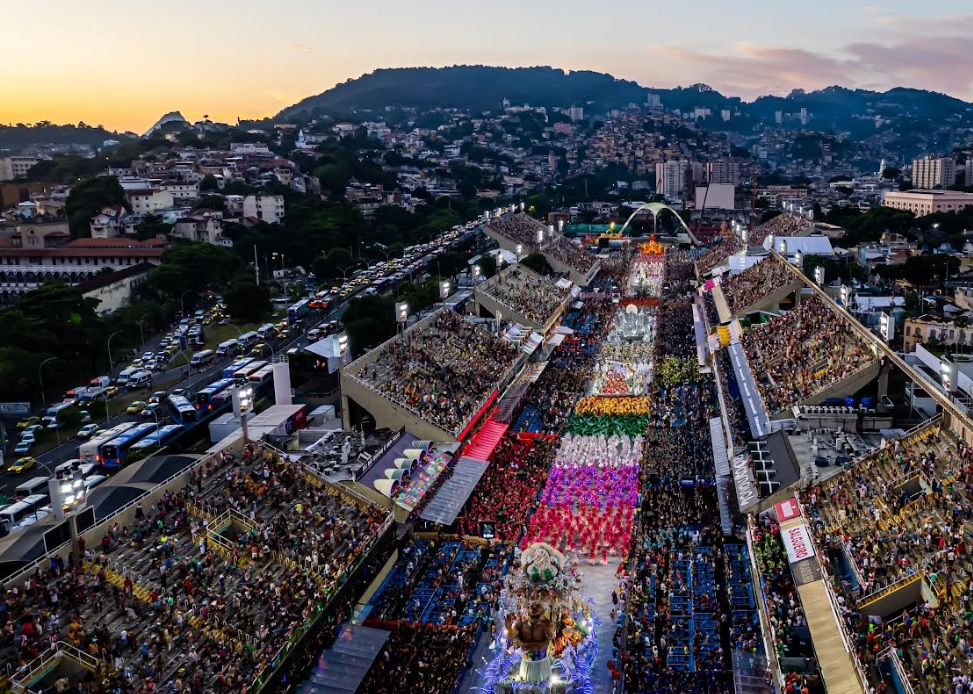 Carnaval 2025: Sapucaí terá água grátis e mais conforto para desfilantes!